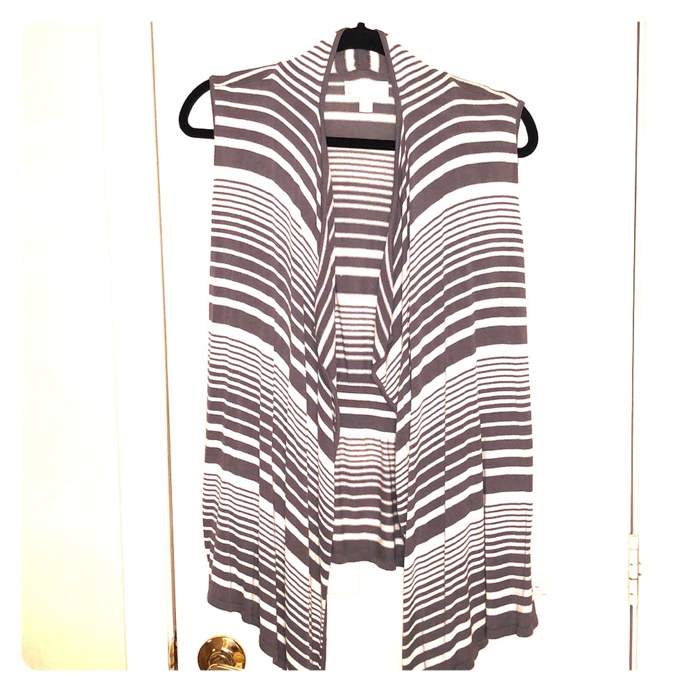 New York & Co. Open Front Sleeveless Cardigan